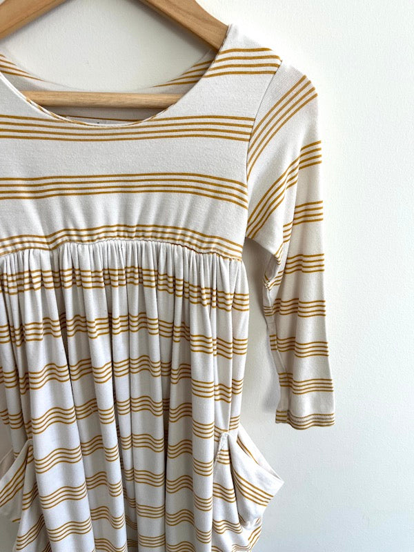 remie girl ochre stripe pocket dress 4T PLAY CONDITION