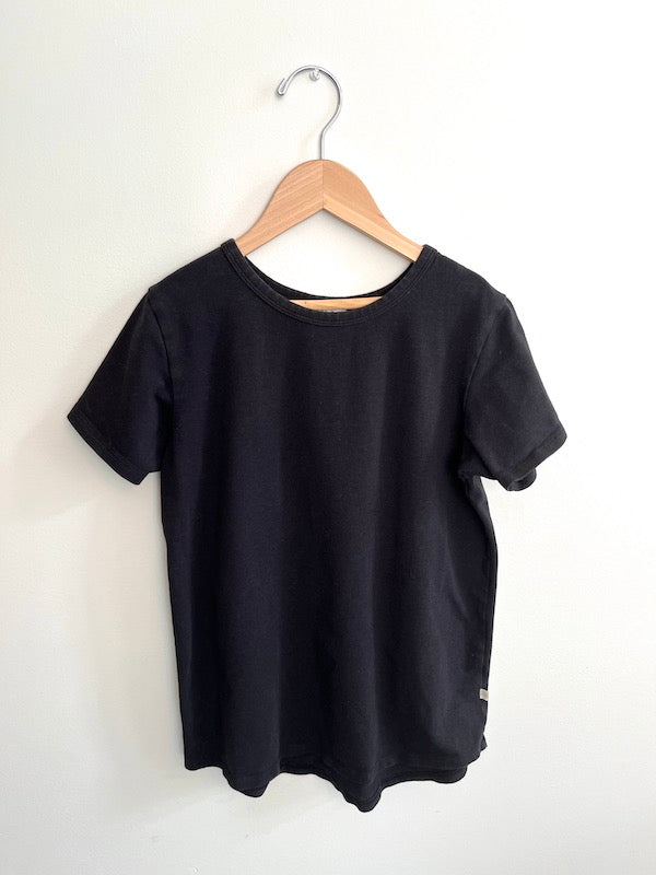 jax + lennon black shirt YM 8/9Y
