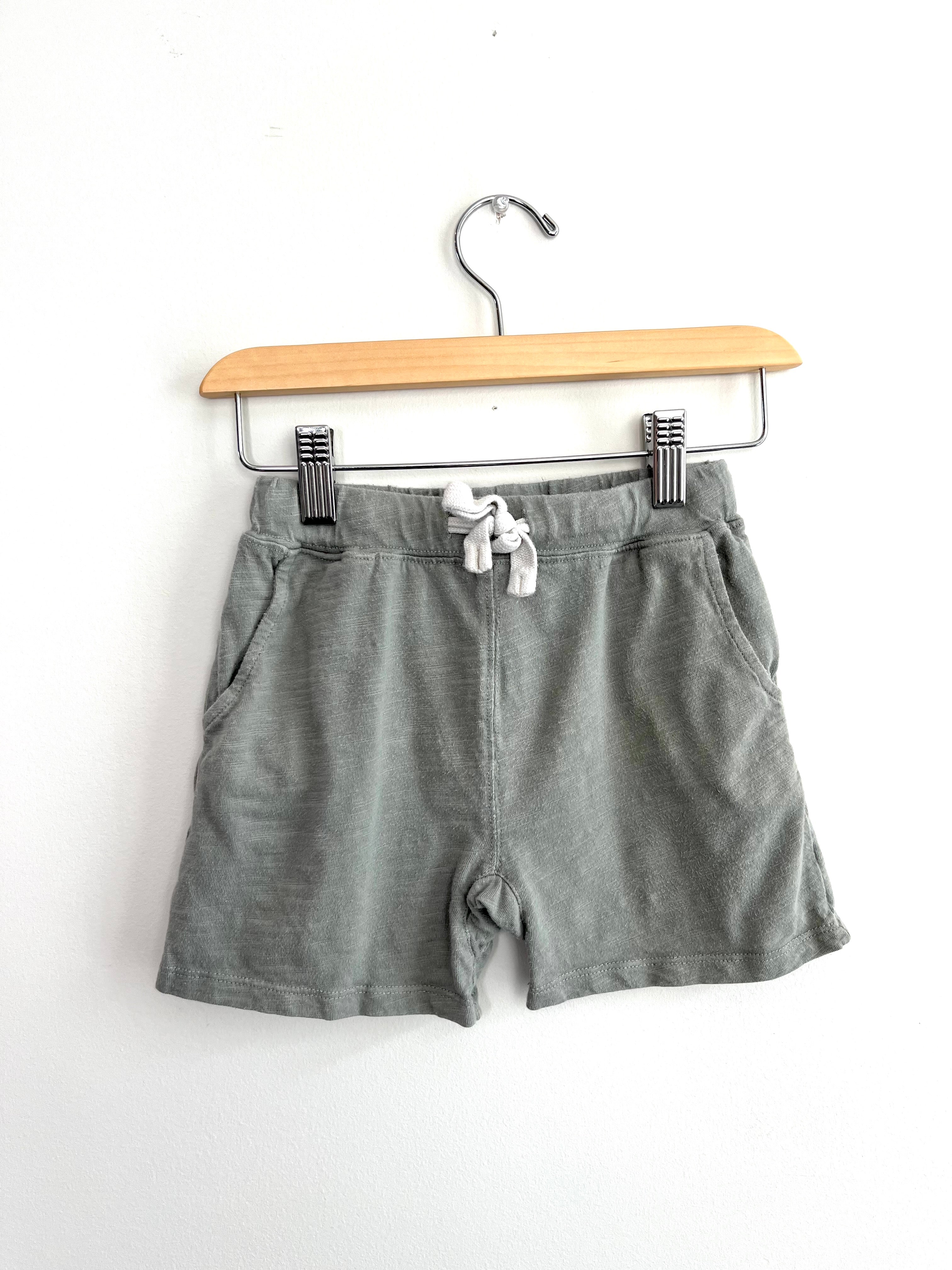 rylee + cru sage shorts 6/7Y