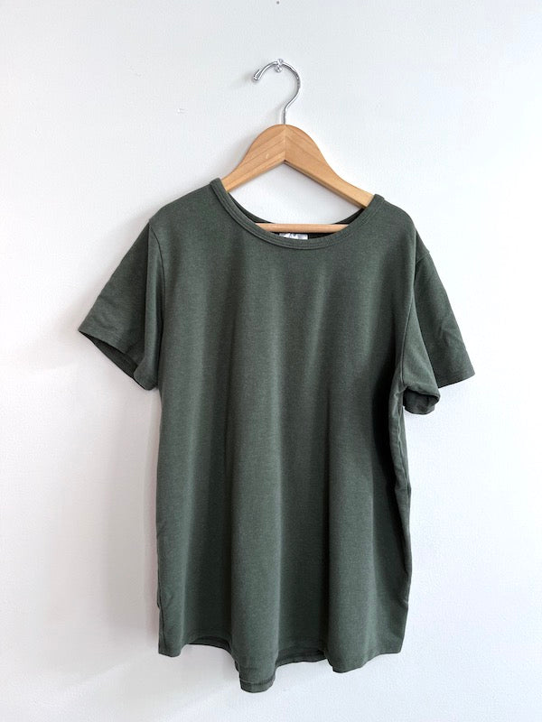 jax+ lennon dark green t-shirt YL 9Y