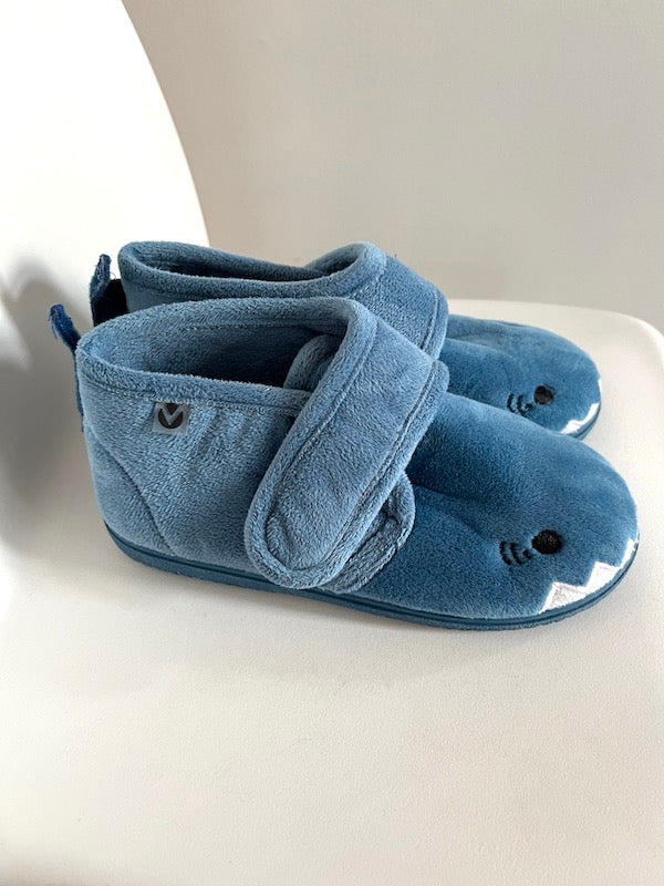 victoria shark slippers size 13C