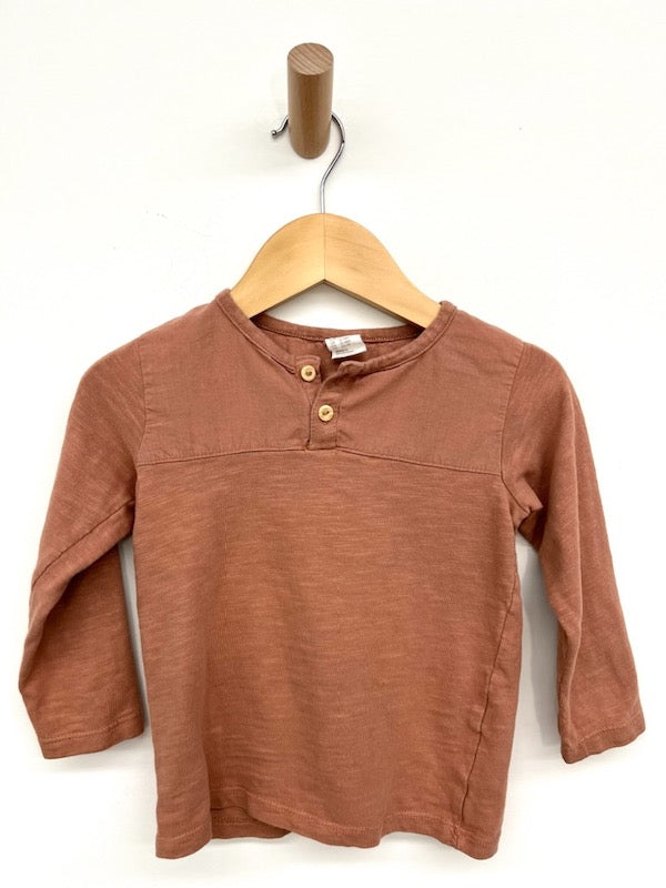 h&m rose clay shirt 12-18m (colour imperfection on back)