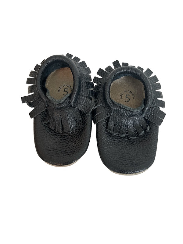 minimoc moccasins black size 5