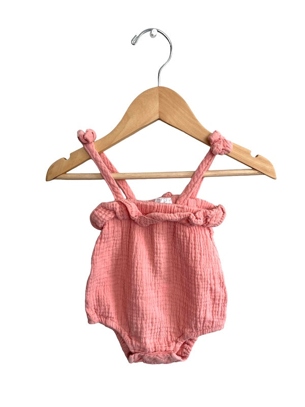 zoey & miles pink crinkle romper 0-3m