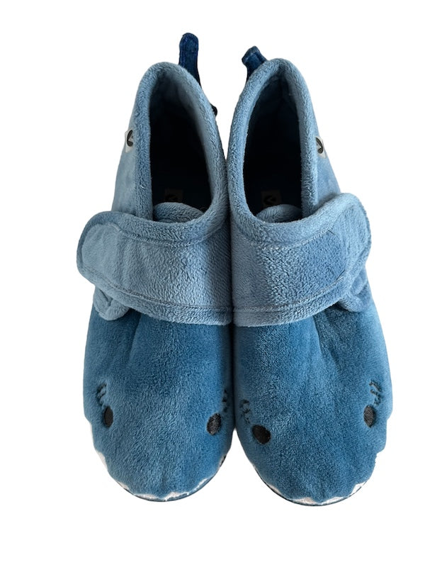 victoria shark slippers size 13C