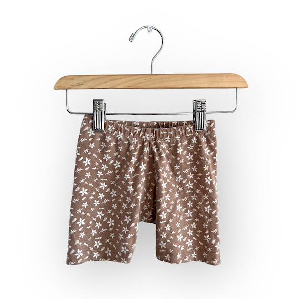 jax + lennon in bloom bike shorts 2/3T